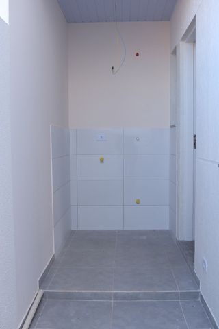 Casa com 2 dormitórios, porém com opção para 3 dorms, averbada e nova no Santa Candida - Foto 17