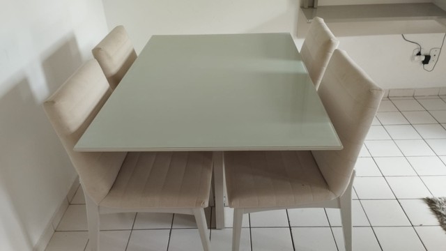 Mesa com 04 cadeiras - Foto 5