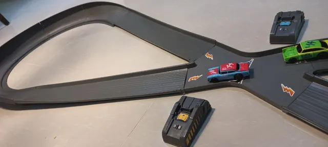 Pista De Corrida Pra Carrinhos Com Tubo Com Looping Radical