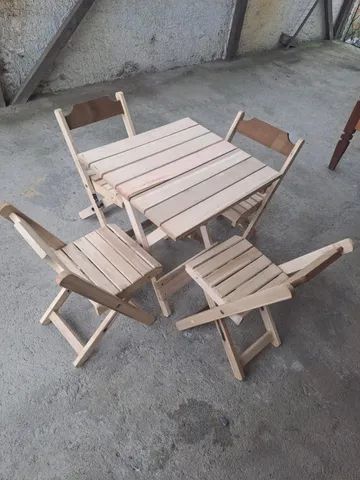 Conjunto de Mesa infantil de eucalipto com 4 cadeiras  - Foto 2
