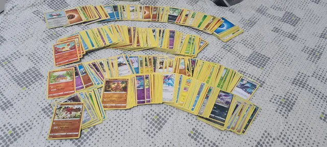 Lata Pokemon Carta Ultra Rara Original Copag + Brinde