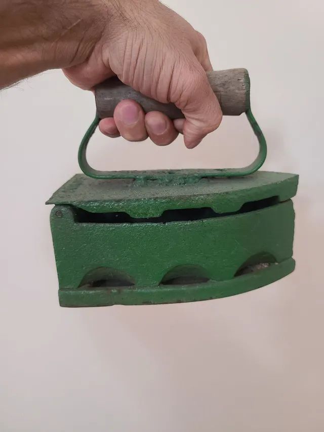 Antigo Ferro de Passar a Brasa