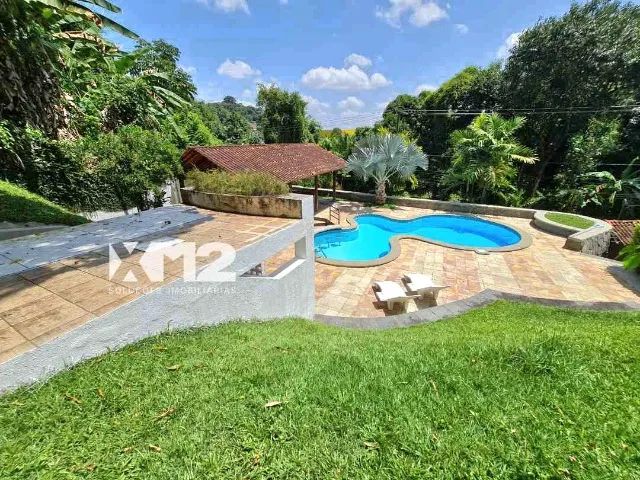 Casa com piscina e 05 quartos no Lago de Apipucos. (Ref.: R4427417)