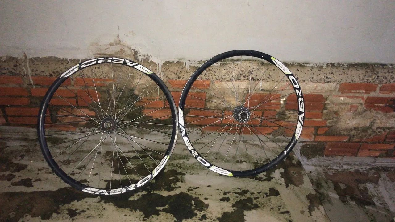 Dois aros aero dianteiro e traseiro sem a catraca  - Foto 2