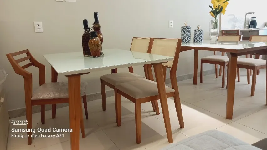 Mesas de 1,2x0,9m, resistente, lindo acabamento