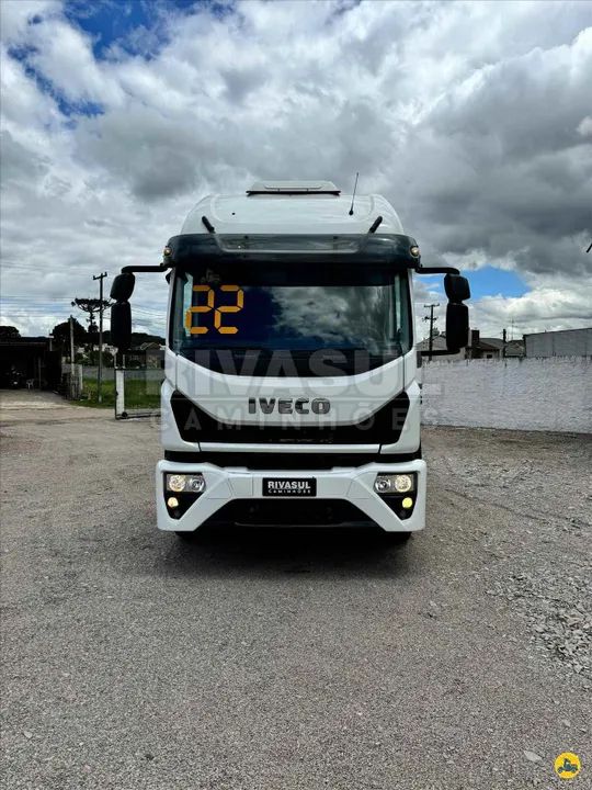 Iveco Tector24 300 ano 2022  6x2 No chassi  - Foto 3