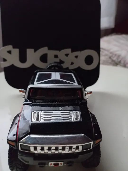 Carrinho de metal da maisto 1:24 Hummer HX - Foto 3