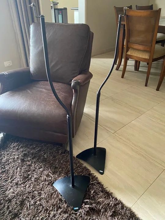Par pedestal Airon para caixa de som surround