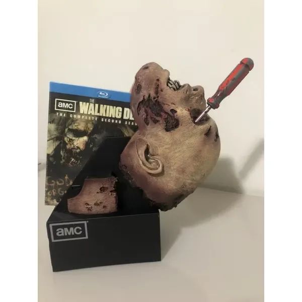 ABAIXOU - Blu Ray Walking Dead - 2ª Temporada - Cabeça Zumbi? - Foto 5