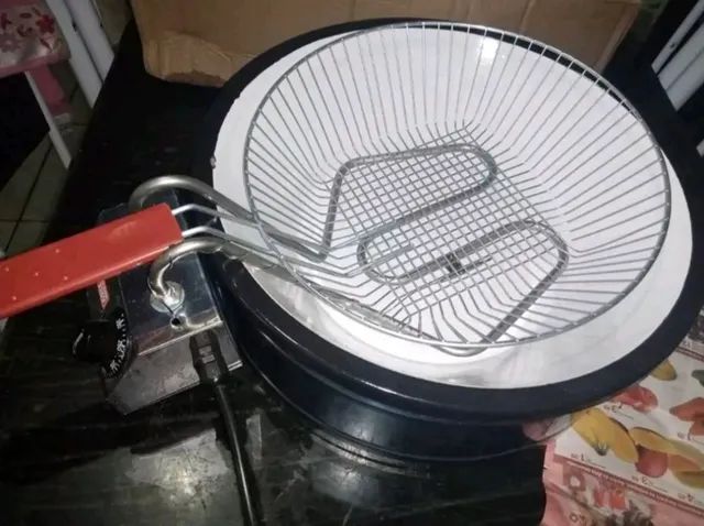 Fritadeira elétrica 6L com termostato  tacho esmaltado  - Foto 4