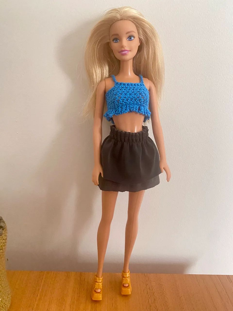  Barbie- Kit boneca + Roupinhas  - Foto 3