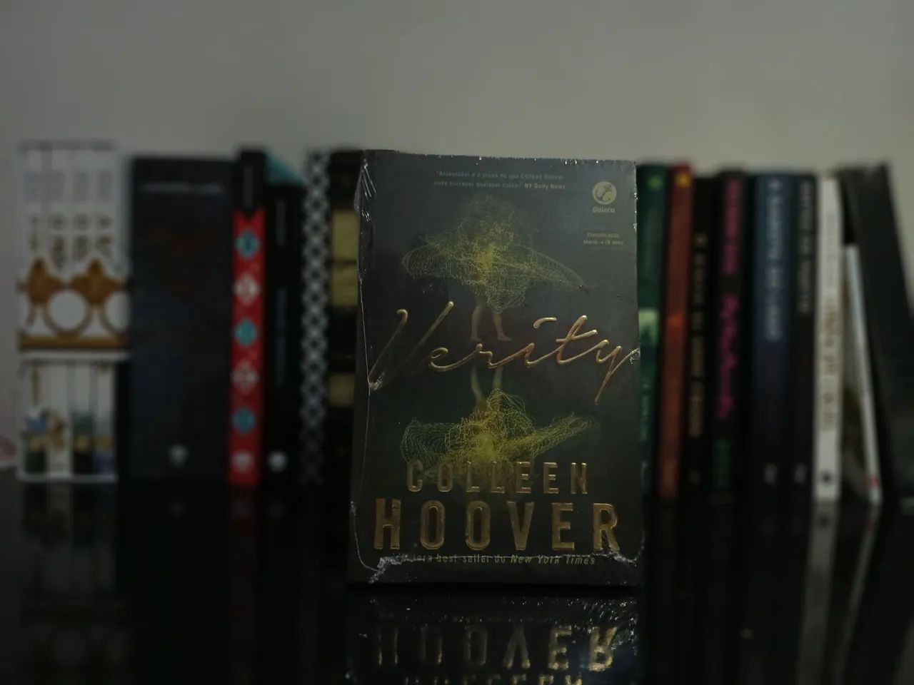 Verity - Colleen Hoover (capa comum)