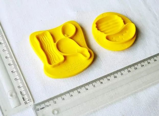 Brinquedo Antigo - Super Massa Play Doh - 8 Forminhas de Comidinhas - Hasbro Tonka - 1994 - Foto 2