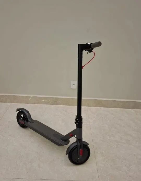 Patinete Eletrico Marca Love Home suporta ate 110kg.Não aceito troca nem negocio valores. 