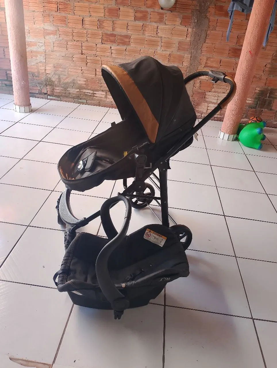 Carrinho e bebe conforto