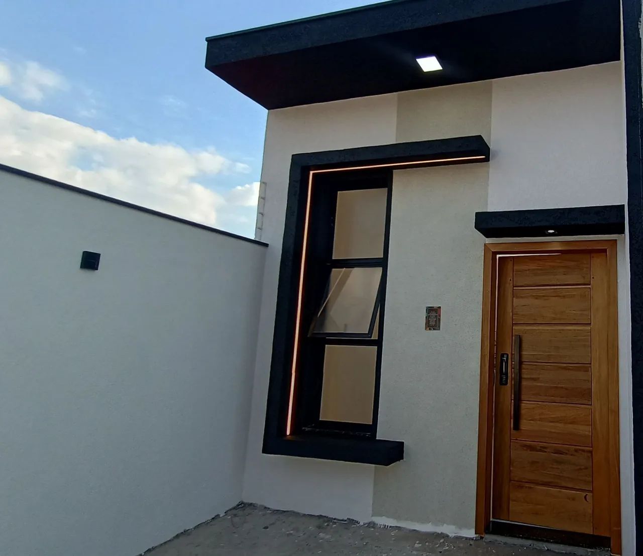 CASA TERREA 2 QUARTOS SENDO 1 SUITE NO JARDIM RESIDENCIAL VILAGIO IPANEMA I<br>