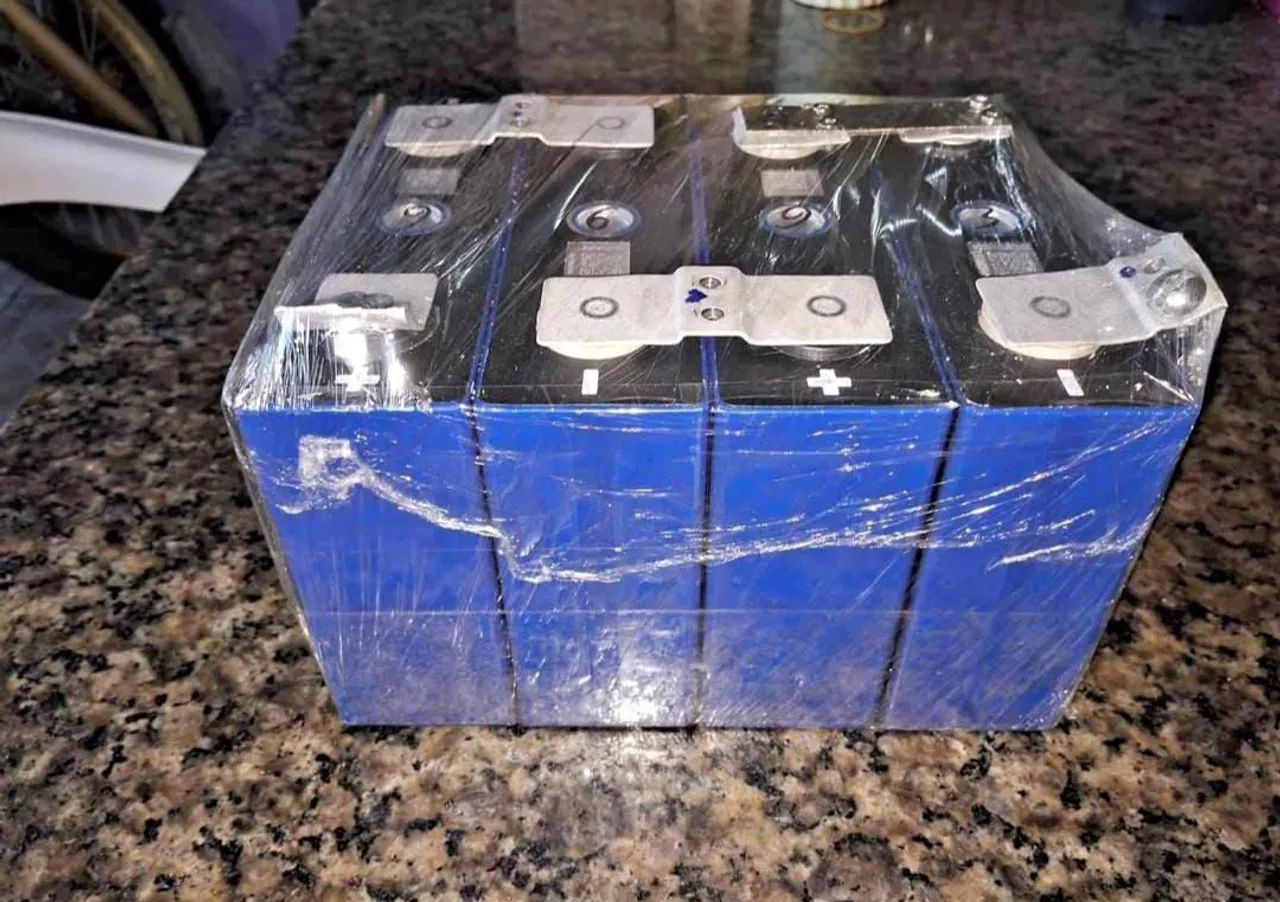 Bateria lifepo4 12v 100 ah