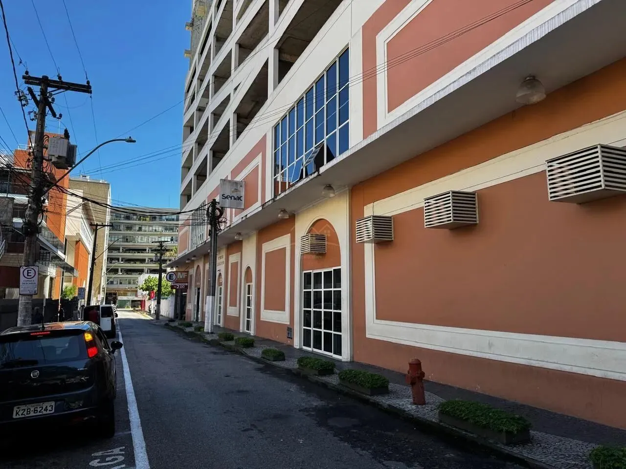 LOJA COMERCIAL NO CORAÇÃO DA CIDADE EM TERESÓPOLIS - RJ