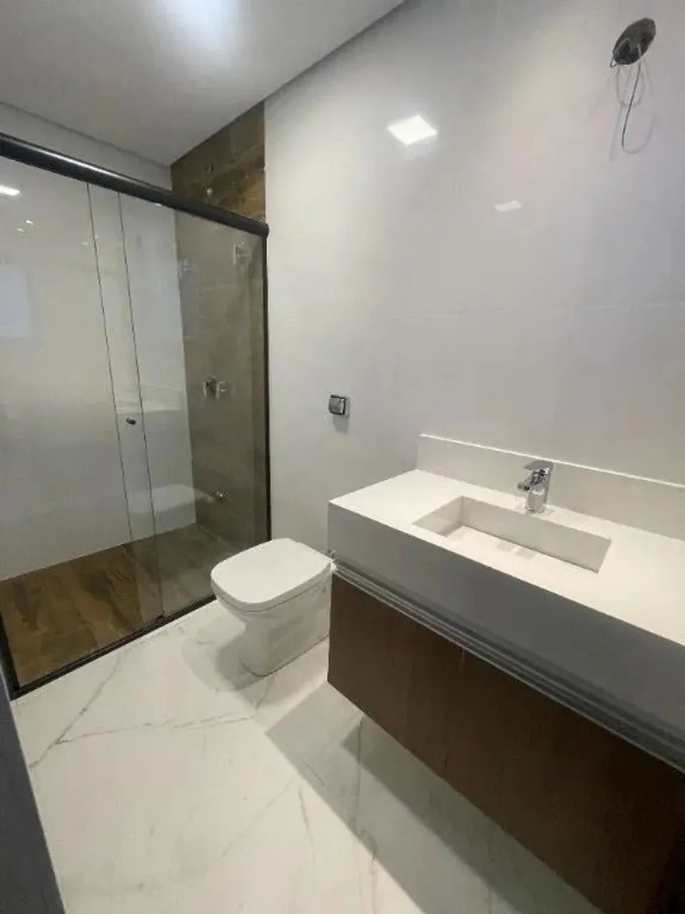 CASA TÉRREA NOVA com 4 Suítes, Escritório, Piscina para LOCAÇÃO ou VENDA no CONDOMÍNIO VAL - Foto 5