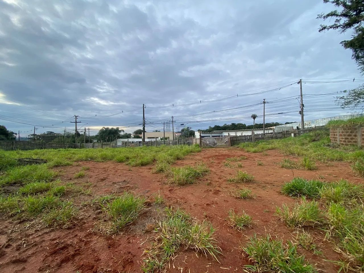 Terreno para locação no bairro Vila Augusta em Porto Alegre. - Foto 6