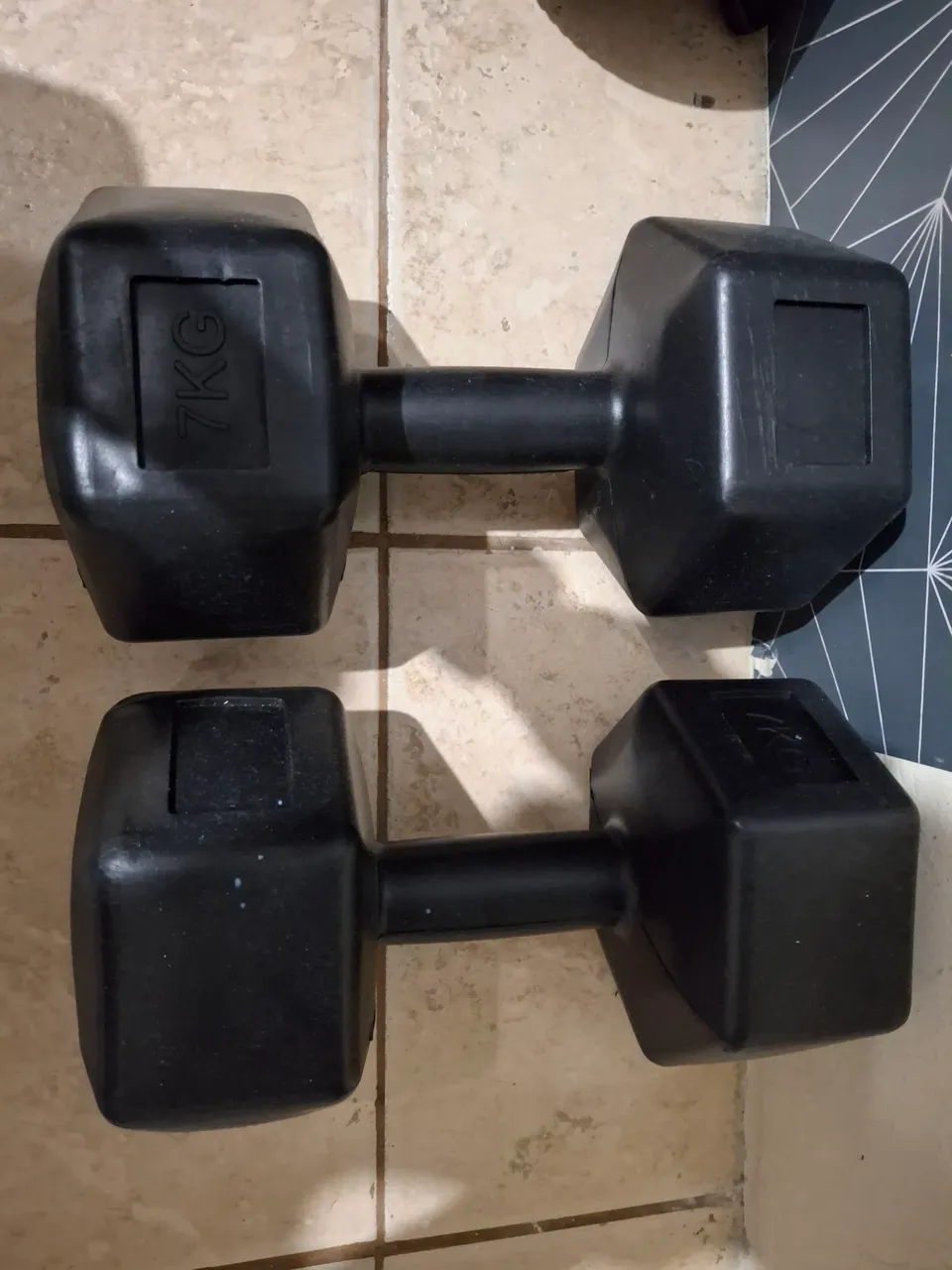 Halteres 7kg par e 4 anilhas de cimento 5kg