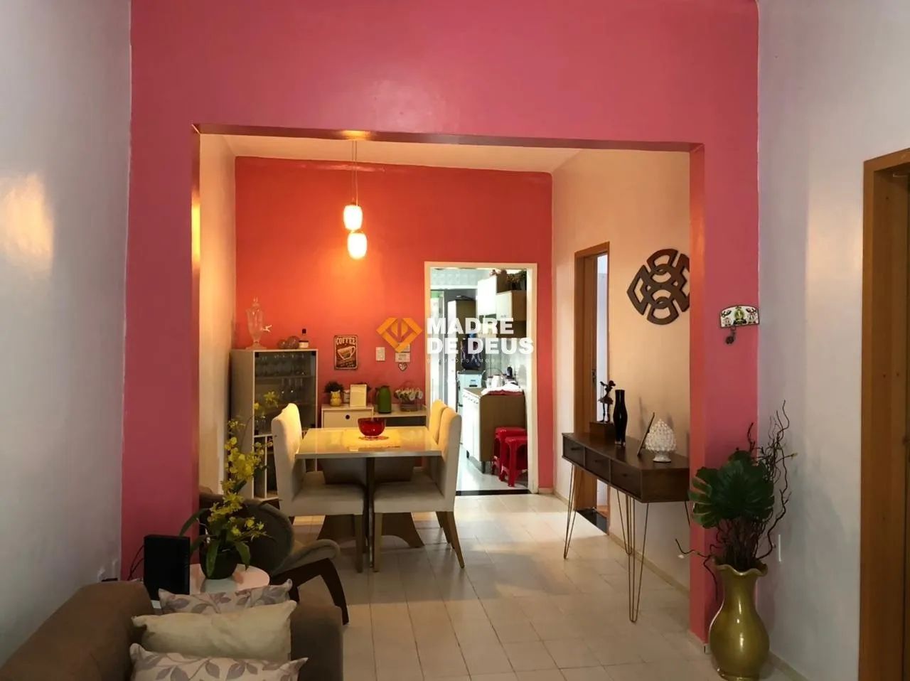 BELA CASA - ESTILO COLONIAL, MUITO BEM PRESERVADA, EXCELENTE MORADIA, OU PARA COMERCIO, LO