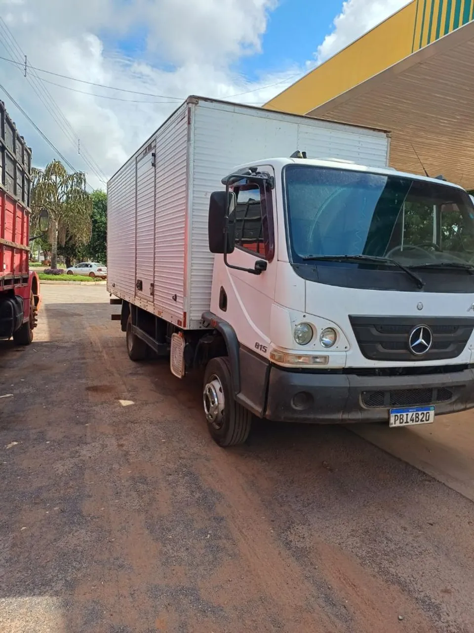 MB ACELLO 815