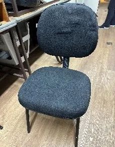 Cadeira fixa de Escritório cor preta 