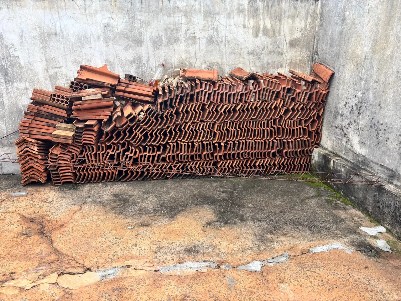 Telhas para doação