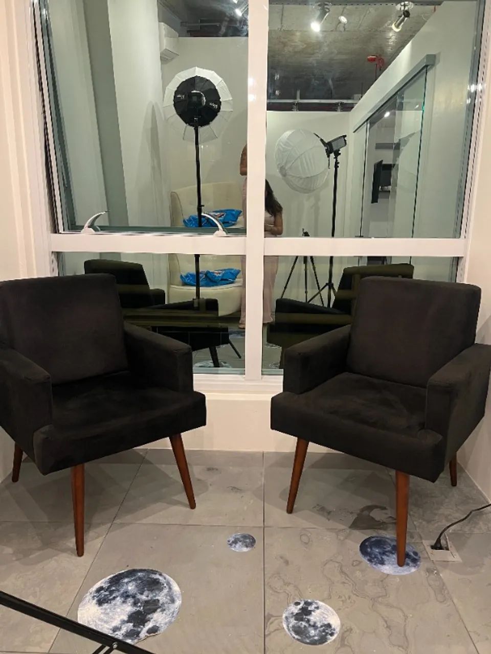 2 Poltronas Decorativas Mel Material Sintético Preto Dal Poz Estofados
