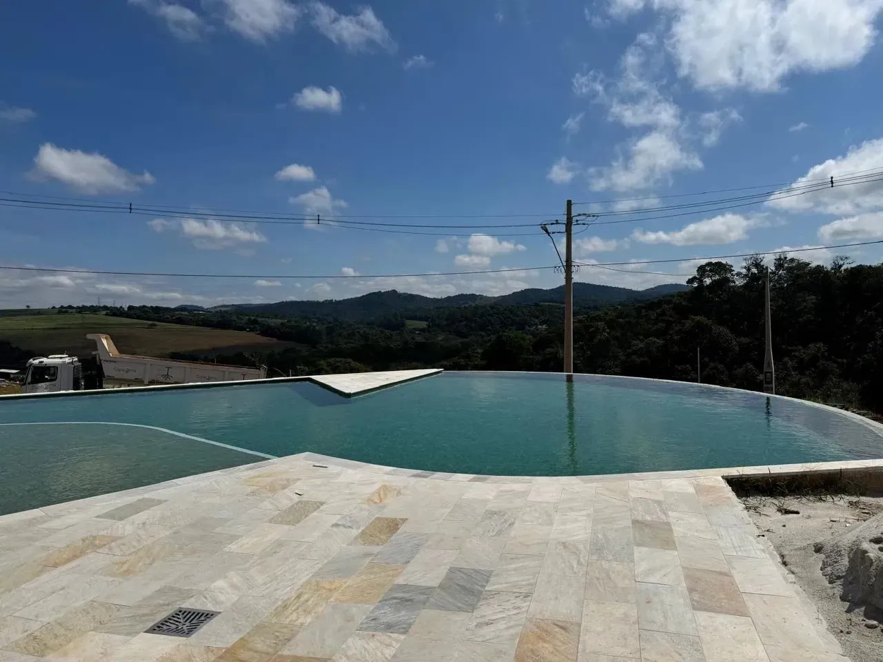 Terreno para venda em condomínio fechado com 360m² em Atibaia