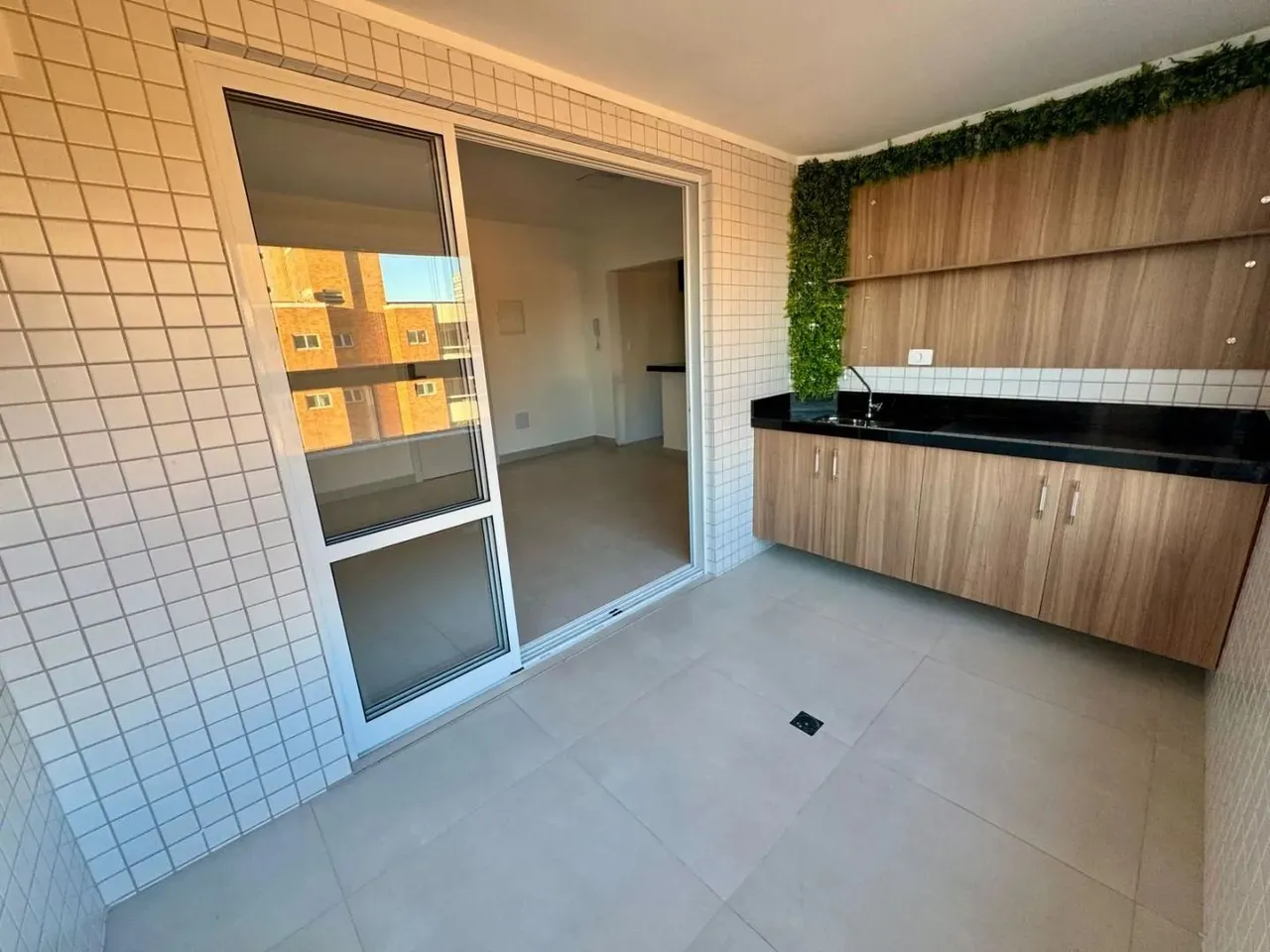 Imóvel para aluguel com 94 metros quadrados com 2 quartos em Canto do Forte - Praia Grande