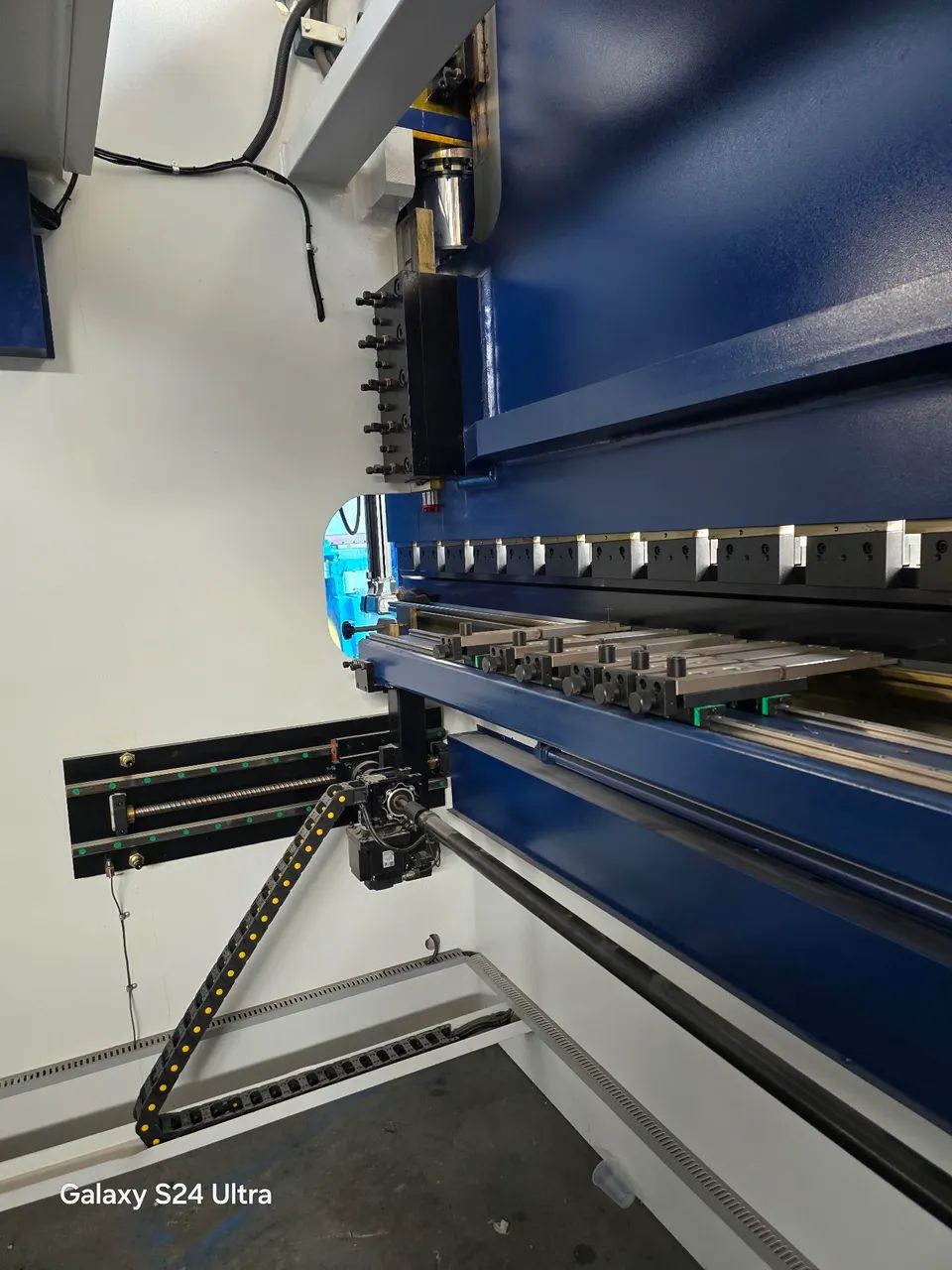 Dobradeira CNC 6000x350T - Foto 3