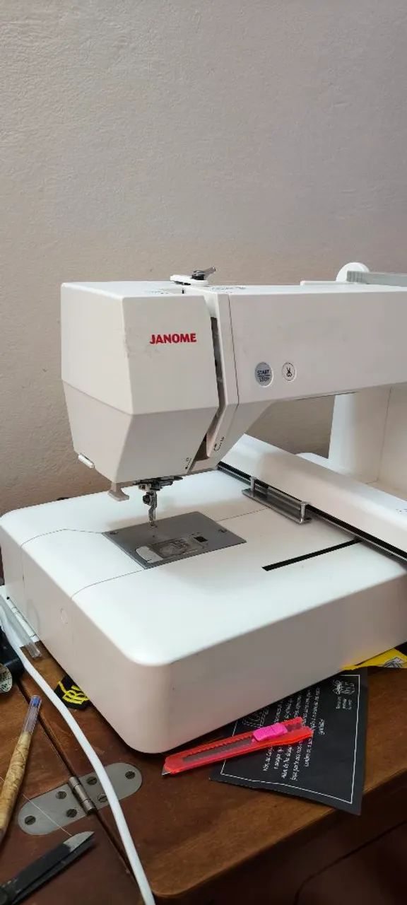 Máquina de bordado janome mc500e - Foto 4