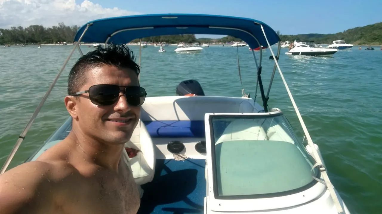 Lancha Cobra 21 pés em ótimo estado