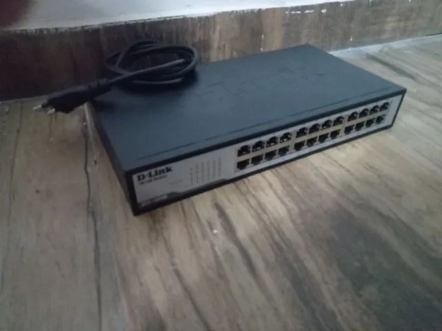 Switch Fast-Ethernet 24 portas DES-1024D64330129694210120