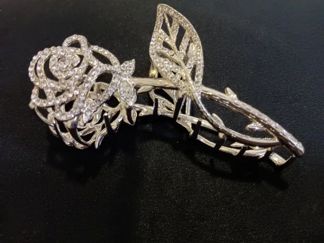 Presilha de cabelo com strass  - Foto 5