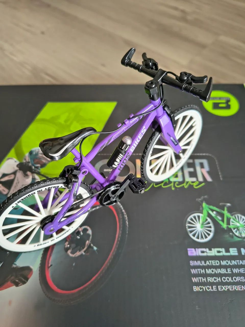 Mini Bicicleta Simulação de Mountain Bike em metal e plástico - Foto 3
