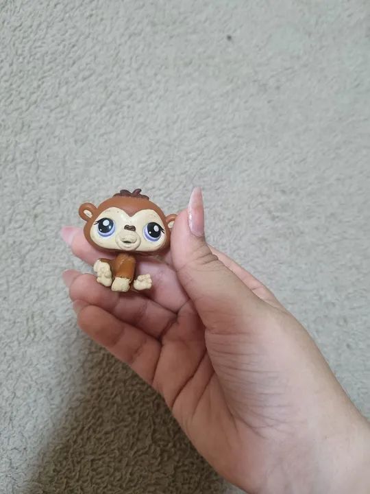 Macaquinho littlest pet shop