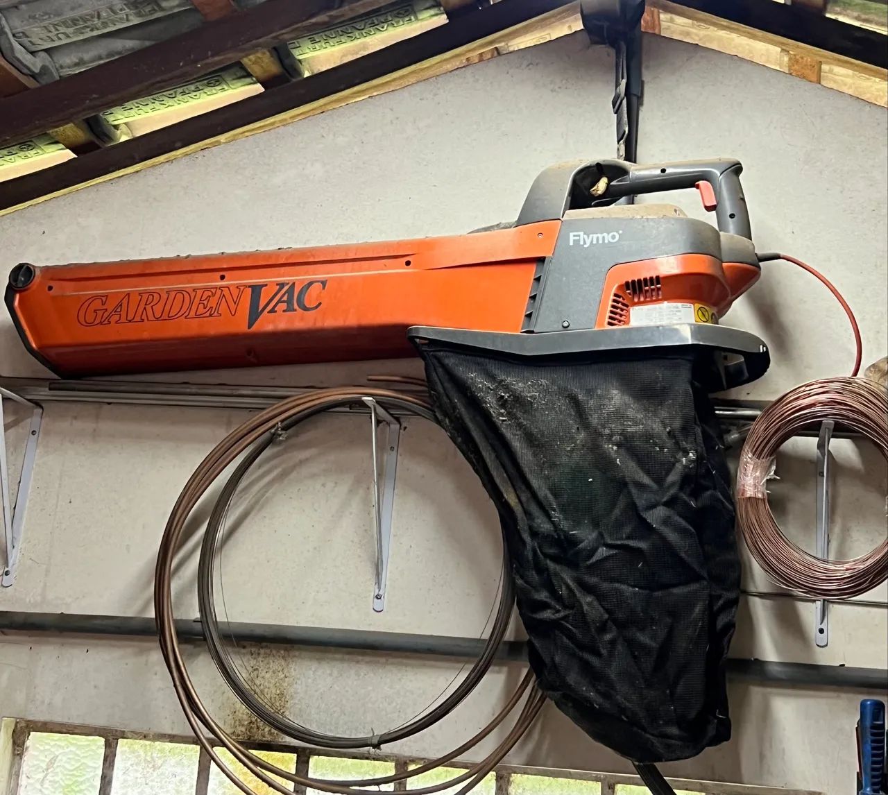 Soprador e aspirador de grama e folhas Flymo importado 220v oportunidade