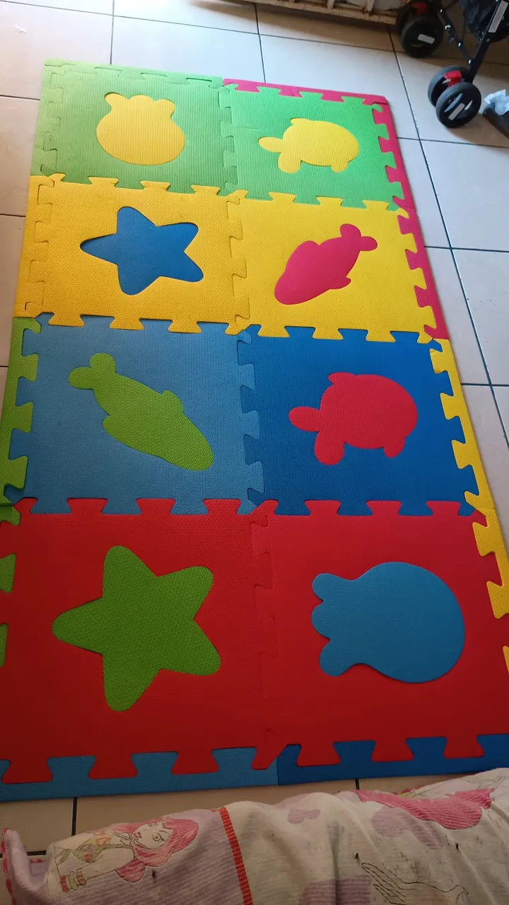 Tapete de Atividades Infantil com Formas