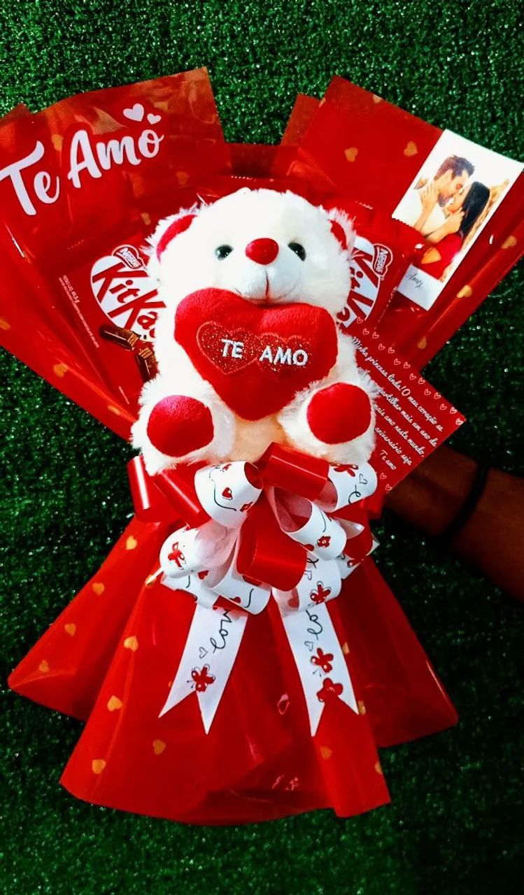 Buquê de Pelúcia e Chocolates 