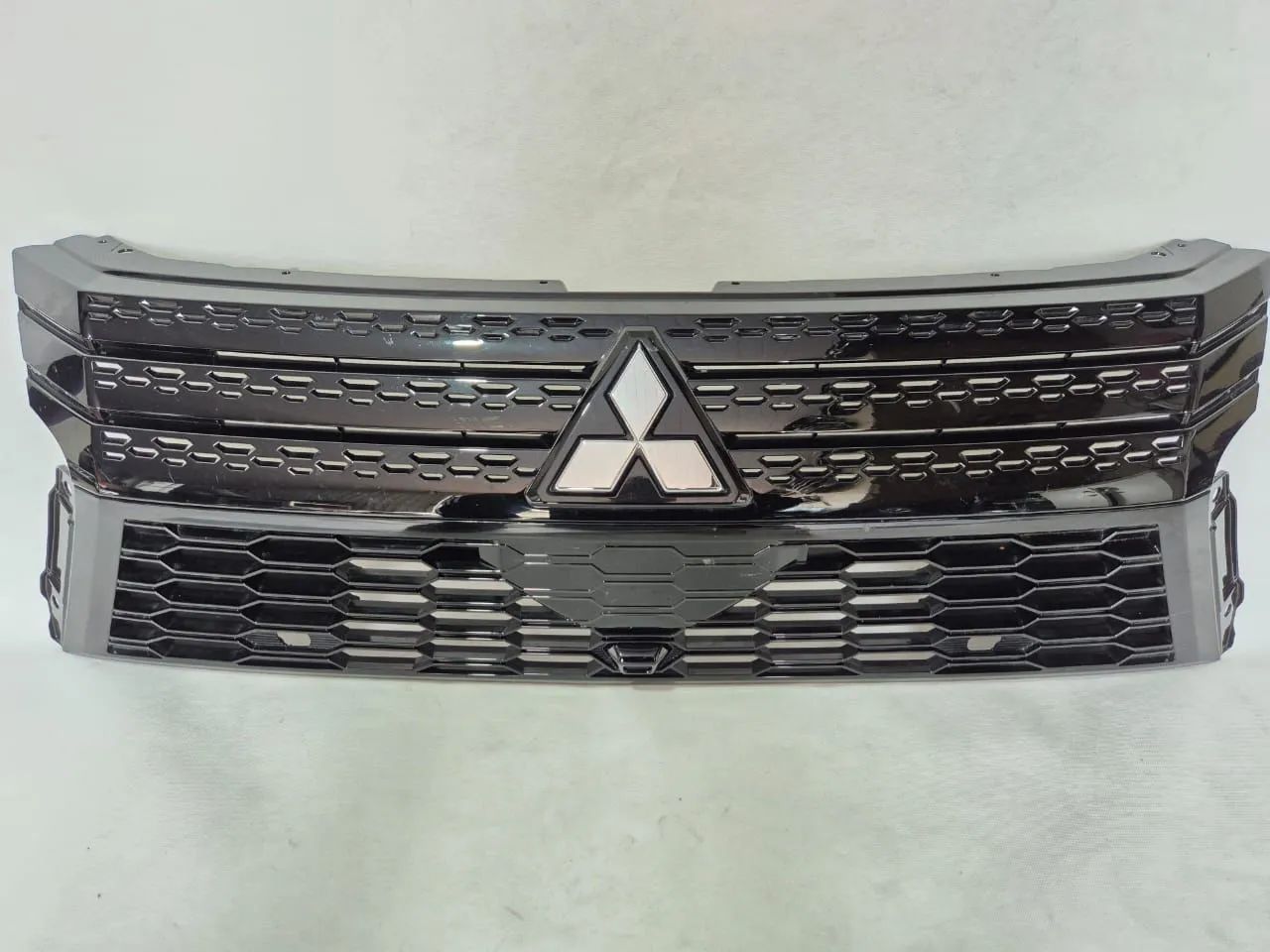 Grade Dianteira Mitsubishi Eclipse Cross 2023 2024 original