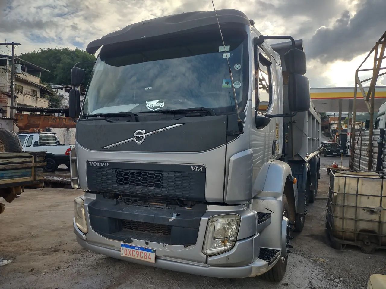 Caminhão volvo VM 330 8x2 - Foto 3