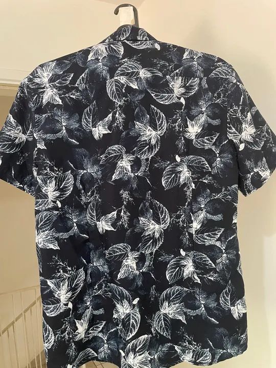 Camisa Manga Curta estilo Hawai e Praia Florida Azul e Branco - Foto 4