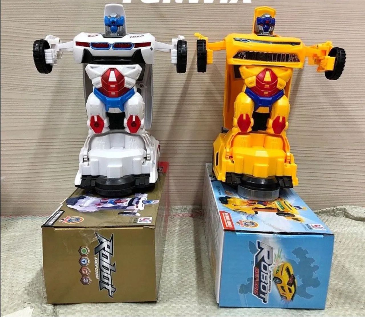 Carrinho de brinquedo Transformers bate e volta