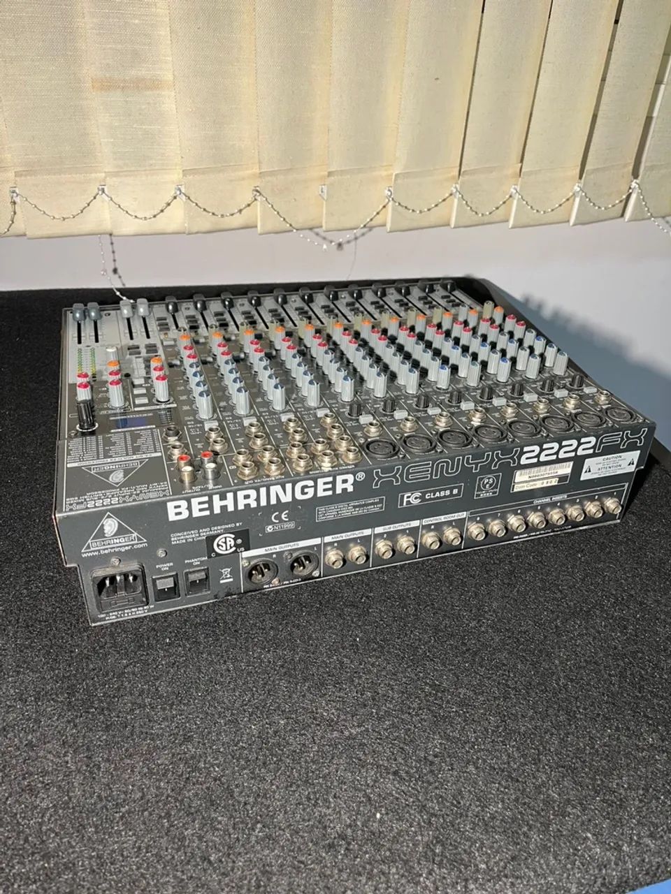 Mesa de Som Behringer Xenyx X2222FX - Foto 3