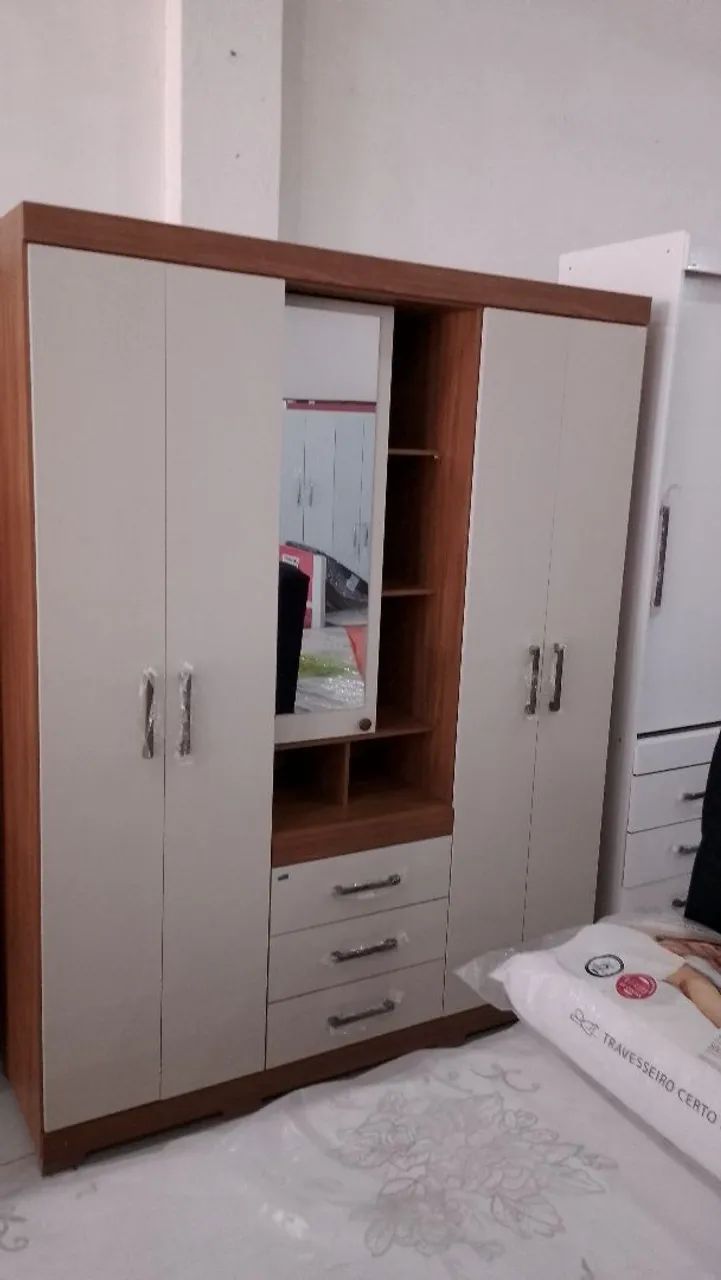 Guarda-Roupa com Espelho e 4 Portas - Entrego e monto no mesmo dia 