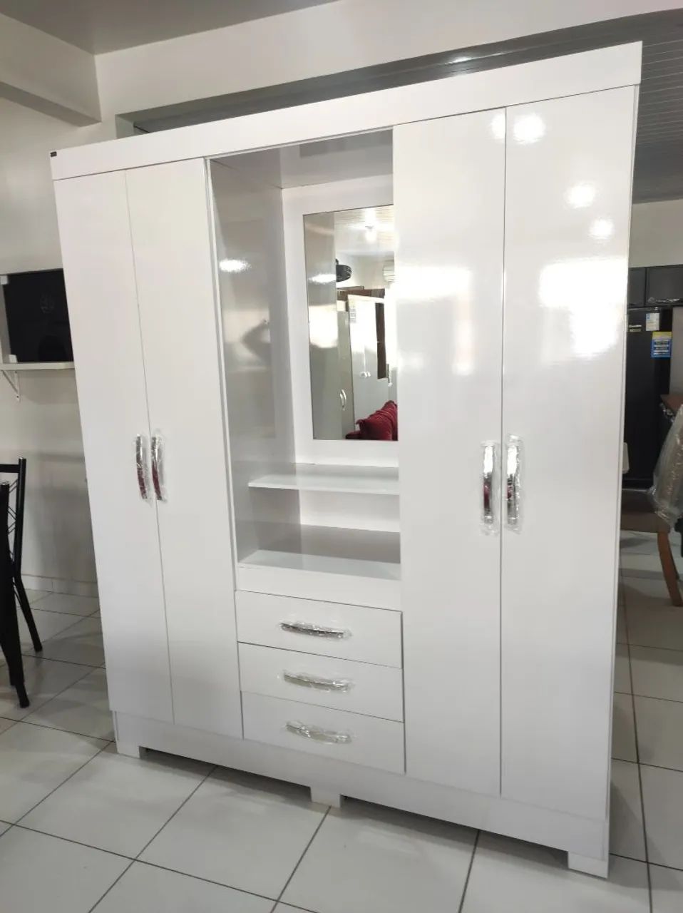 Roupeiro de casal novo