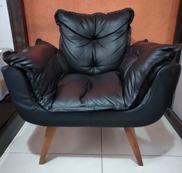  Poltronas Cadeira Decorativa em Couro